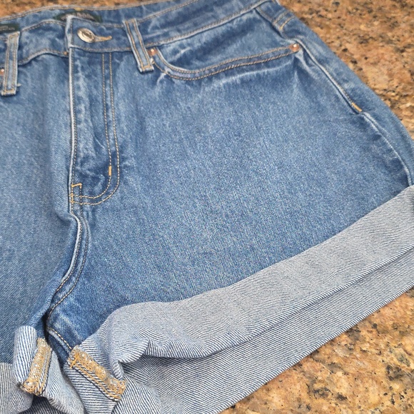 Wild Fable Happy Highest Rise Mom Denim Shorts - SZ 6 - Picture 3 of 6